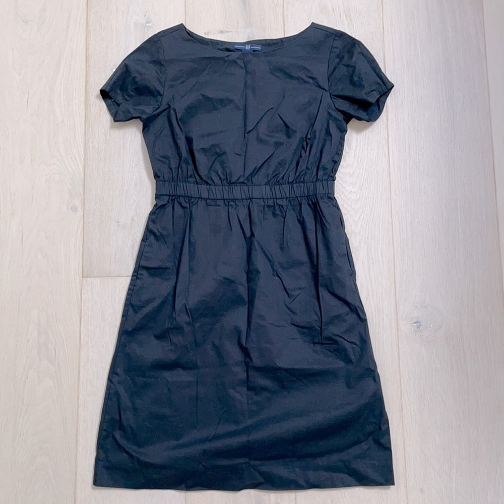 Gap Short sleeve elastic waist poplin dress
